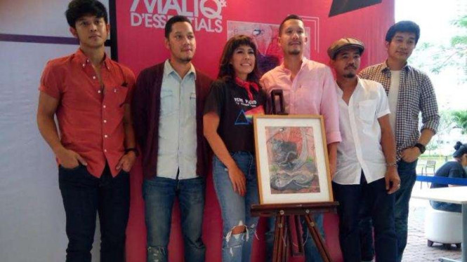 Maliq & D'Essentials