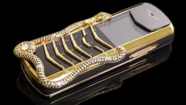 Vertu Signature Cobra.