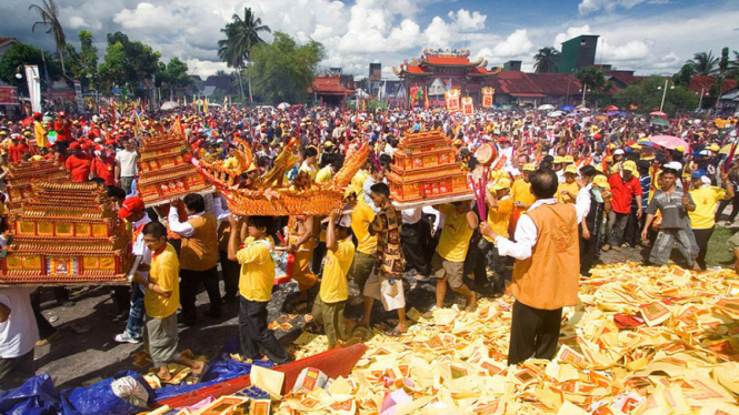 Festival Bakar Tongkang  /flickr