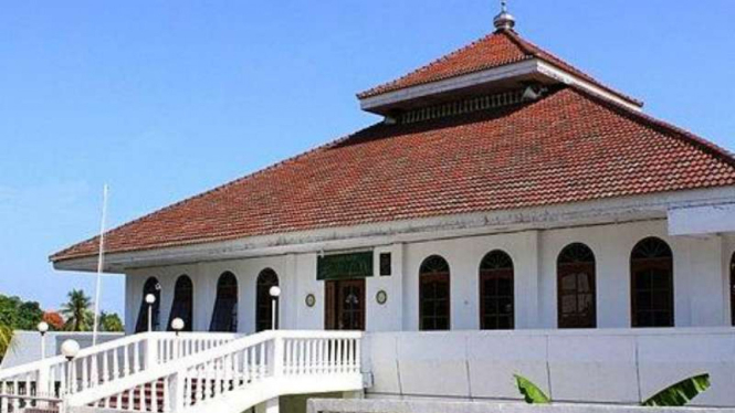 Agung Al Baitul Qodim di Keluruhan Airmata, Kota Kupang, Nusa Tenggara Timur. 