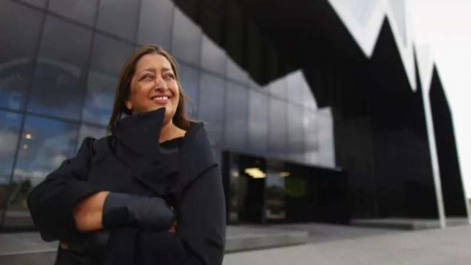 Zaha Hadid, diva arsitektur dunia kelahiran Irak.