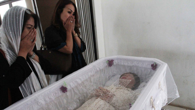 Yana Zein Meninggal Dunia