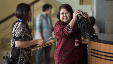 Pertengkaran Nikita Mirzani dengan Elza Syarief menjadi topik paling banyak disimak.