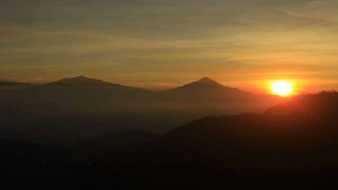 Bukit (Ng)ISIS di Titik Nol Kebun Teh Nglinggo, Kulonprogo