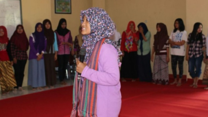 Sanita, Aktifis Perempuan dan perlindungan anak