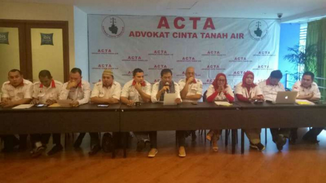 Advokat Cinta Tanah Air gelar keterangan pers terkait status DPO Habib Rizieq