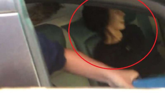 VM saat dibawa petugas Polsek Tamansari ke RS Polri beberapa waktu lalu.