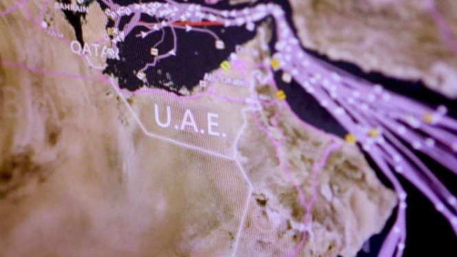  Qatar dan UAE.