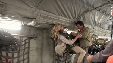 Adegan Pesawat Jatuh dalam The Mummy
