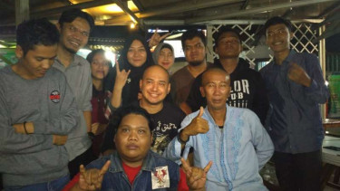Husein Alatas bersama fans