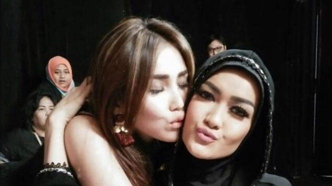 Ayu Ting Ting dan Julia Perez