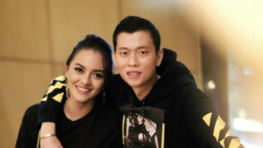 Ririn Ekawati dan suami