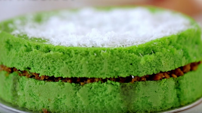 Kue putu.