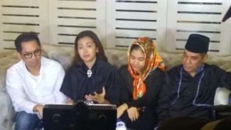 Adik Masih Belum Ikhlas Ditinggal Julia Perez
