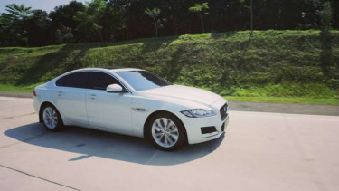 Jaguar XF.