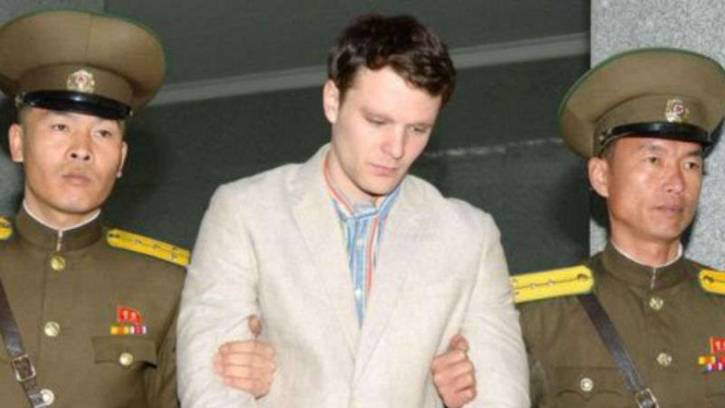 Otto Warmbier yang ditahan di Korea Utara. Ia dikembalikan ke AS dalam kondisi koma, dan akhirnya tewas.