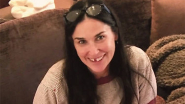 Demi Moore Ompong