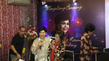 Titiek Puspa dan Elly Kasim.
