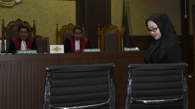 Ratu Atut Dituntut Delapan Tahun Penjara