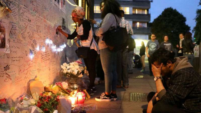 Dinding dukacita atas tragedi kebakaran Apartemen Grenfell Tower.