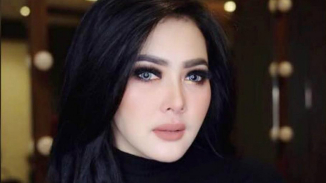 Syahrini.