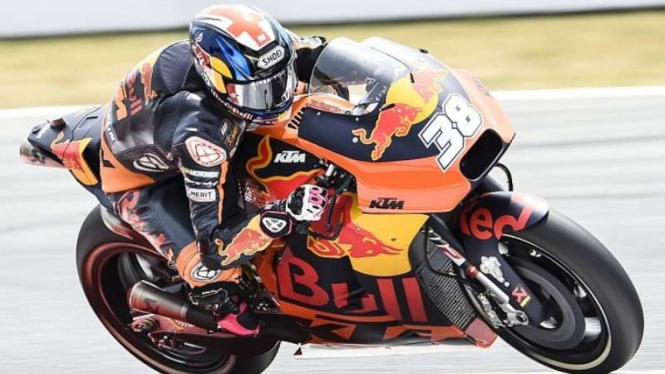 Pembalap Red Bull KTM, Bradley Smith
