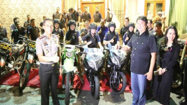  Lima moge yang disumbangkan ke personel Polres Metro Jakarta Utara. Seluruh motor bermesin 250 CC ini diberikan dari sumbangan warga satu RW di Jakarta Utara.