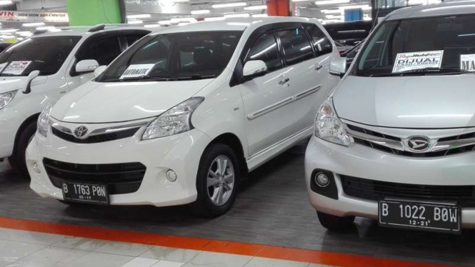 Penjualan mobil bekas