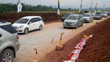 Lalu lintas di exit tol fungsional Pemalang-Gringsing pada Rabu, 21 Juni 2017