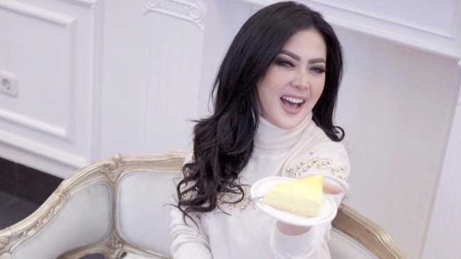 Syahrini.