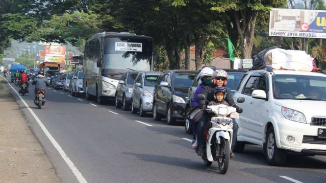 Arus mudik via Jalur Limbangan dan Kadungora Garut mulai padat