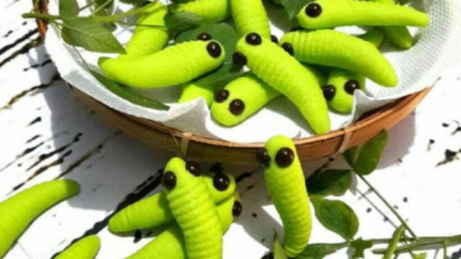 Kue Ulat Daun
