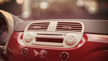 Ilustrasi mobil.