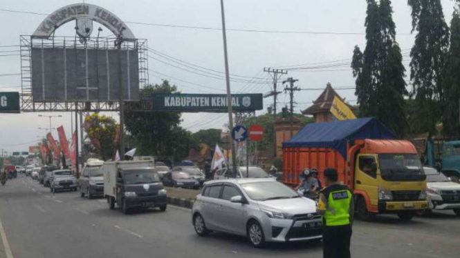 Contra flow diberlakukan di jalur Pantura Kendal-Semarang, Jawa Tengah.