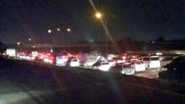 Situasi arus lalu lintas di tol Jakarta-Cikampek.