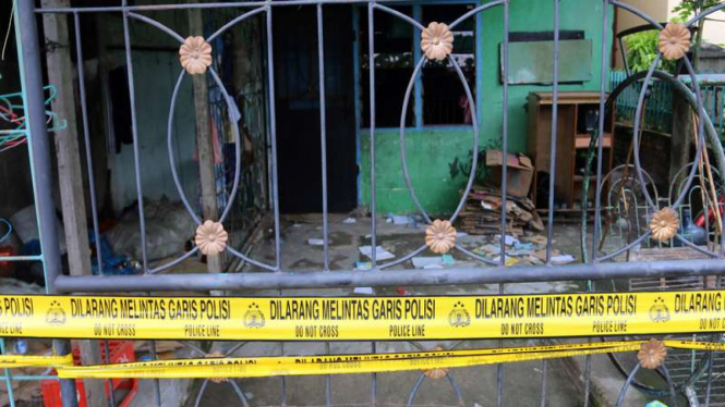 Kondisi rumah pelaku penyerangan Mapolda Sumut berinisial SP, di Jalan Pelajar Timur, Medan, Sumatera Utara, Minggu (25/6/2017).
