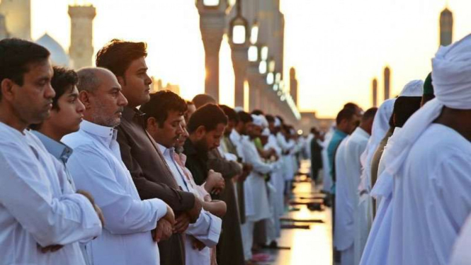 Salat Id di Masjid Nabawi.
