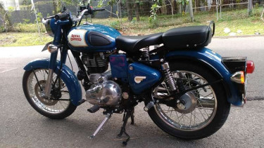 Royal Enfield Classic 350.