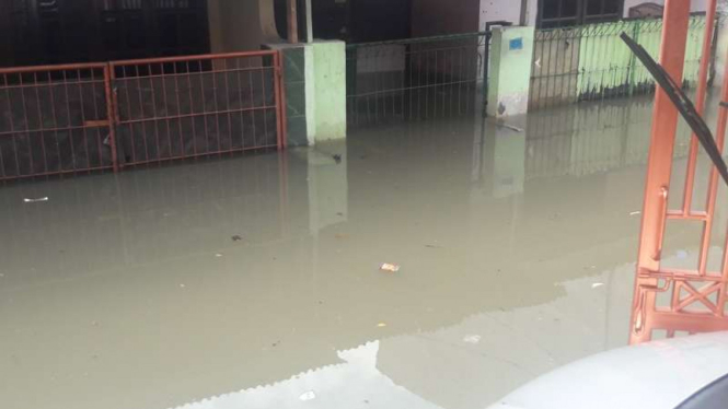 Perumahan di Bekasi Timur terendam banjir