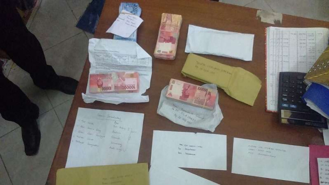 Barang bukti OTT di Dinkes Kabupaten Simalungun