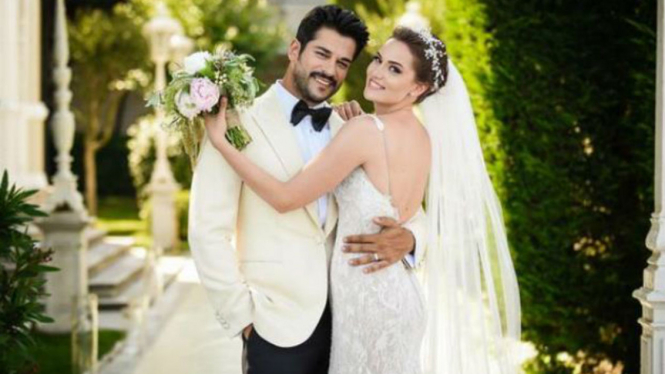 Burak Ozcivit dan Fahriye Evcen