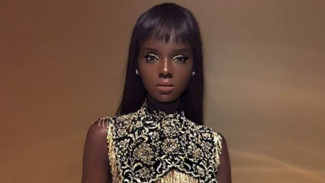 Mirip Barbie, Model Berkulit Hitam Hebohkan Dunia Maya