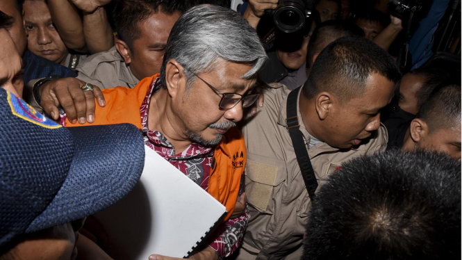 KPK Tahan mantan Gubernur Sulawesi Tenggara Nur Alam