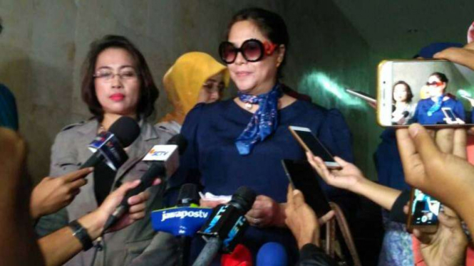 JOW, inisial istri jenderal penampar petugas bandara usai diperiksa polisi.
