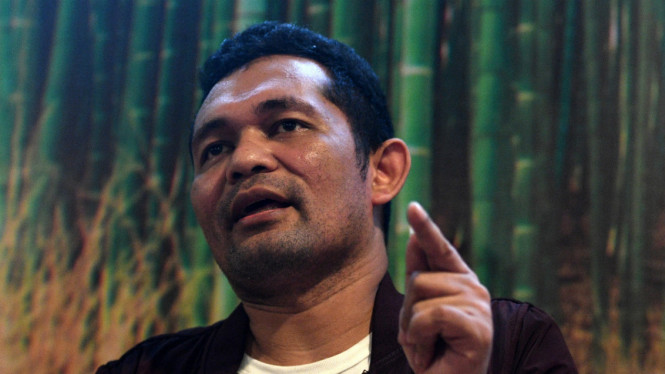 Pengamat politik Boni Hargens memberikan keterangan pers terkait tuduhan pemakaian narkoba di Jakarta, Rabu (12/7). 