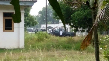 Polisi menggerebek sebuah lokasi penyelundupan satu ton sabu-sabu di kawasan Anyer, Serang, Banten, pada Kamis, 13 Juli 2017.