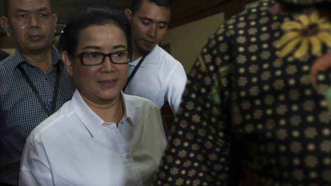 Miryam S Haryani saat menjalani sidang perdana di pengadilan atas kasus pemberian keterangan palsu.