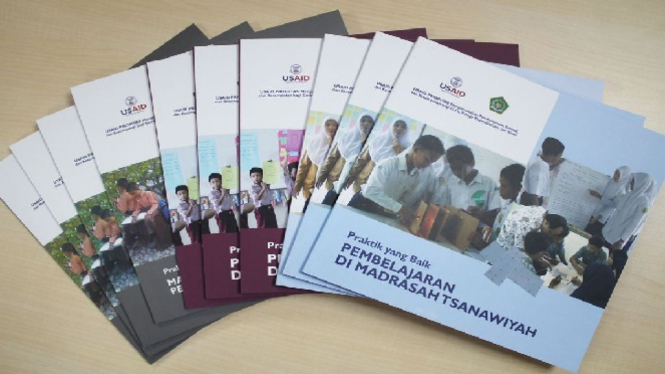 Buku praktik baik.