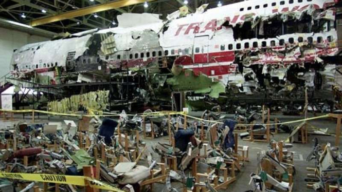 Kondisi pesawat TWA 800 paska ledakan.