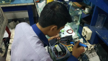 Filter Udara Teruji (Fuji) bebas polusi buatan mahasiswa Udinus Semarang, Jawa Tengah.